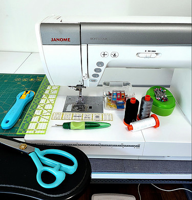 Janome 9450 and essential tools for quilting