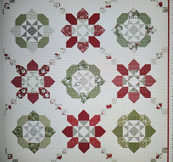 Melissa Corry's Aurora quilt pattern made by Vanessa Goertzen's Christmas Eve fabric
