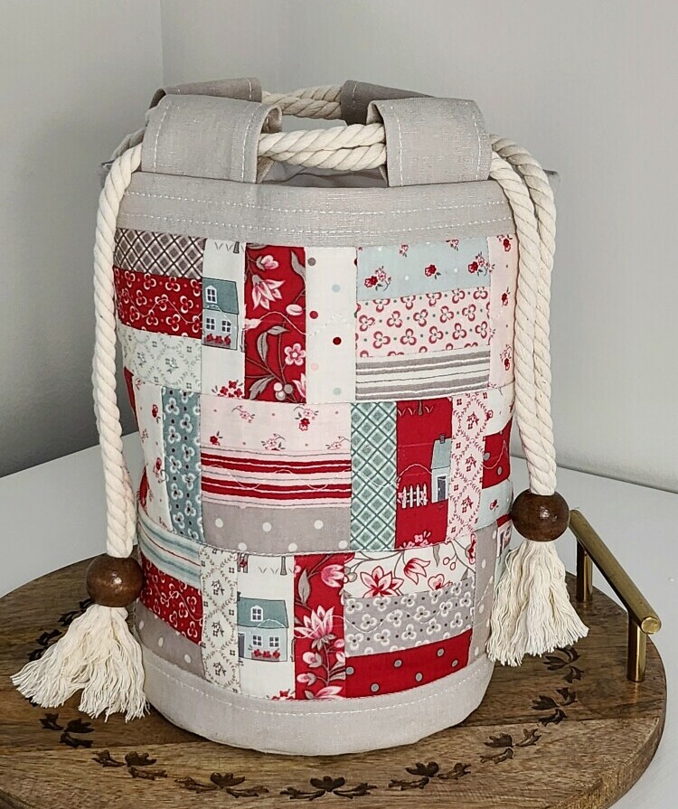 Molly Bucket Bag - C&V Sewing Club.  Fabric: My Summer House by Bunny Hill