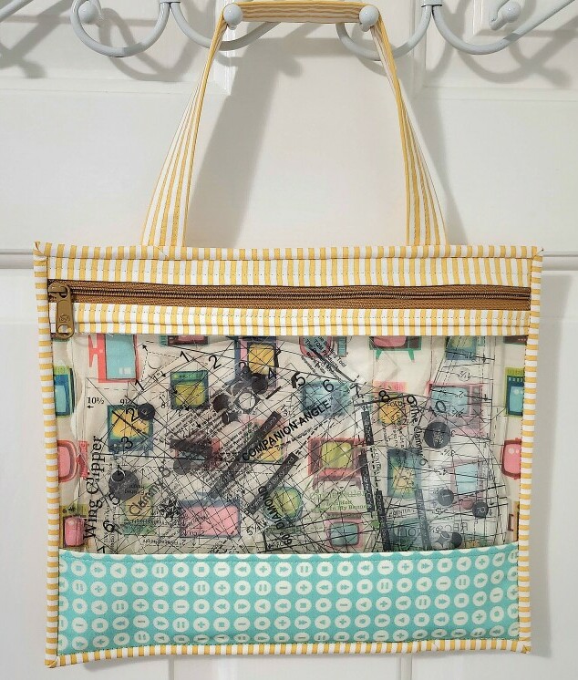 Project Bag 2.0 Medium used a quilt ruler storage.